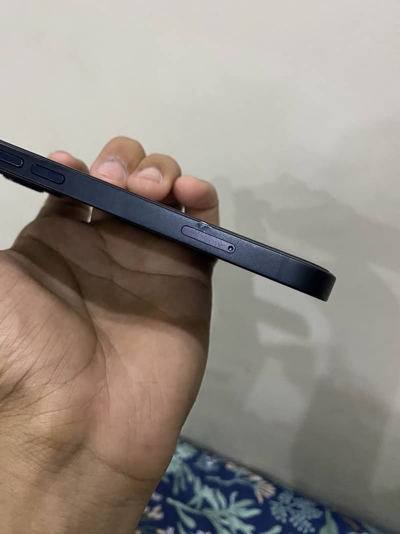iPhone 13 5
