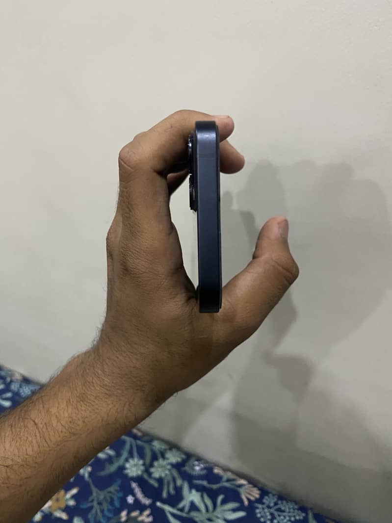 iPhone 13 7