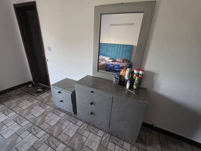 Queen Bed Set With Mattress Along With Dressing Table And Side Tables