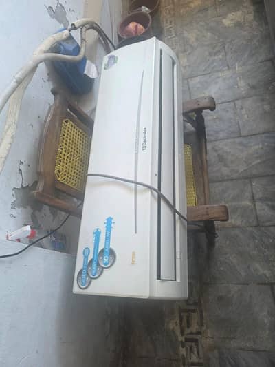 Electrolux 1.5 ton T3 compressor
