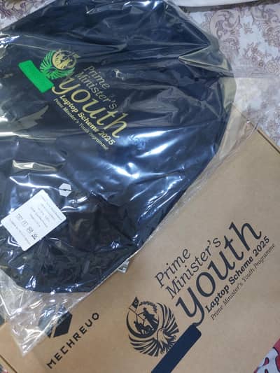 MECHREVO (PM Laptop) Brand new fresh piece