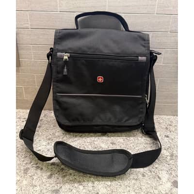 Swiss Gear black and gray travel bag