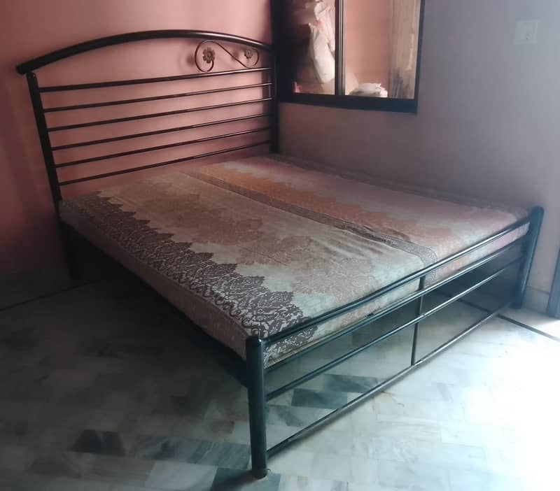 King size bed 1