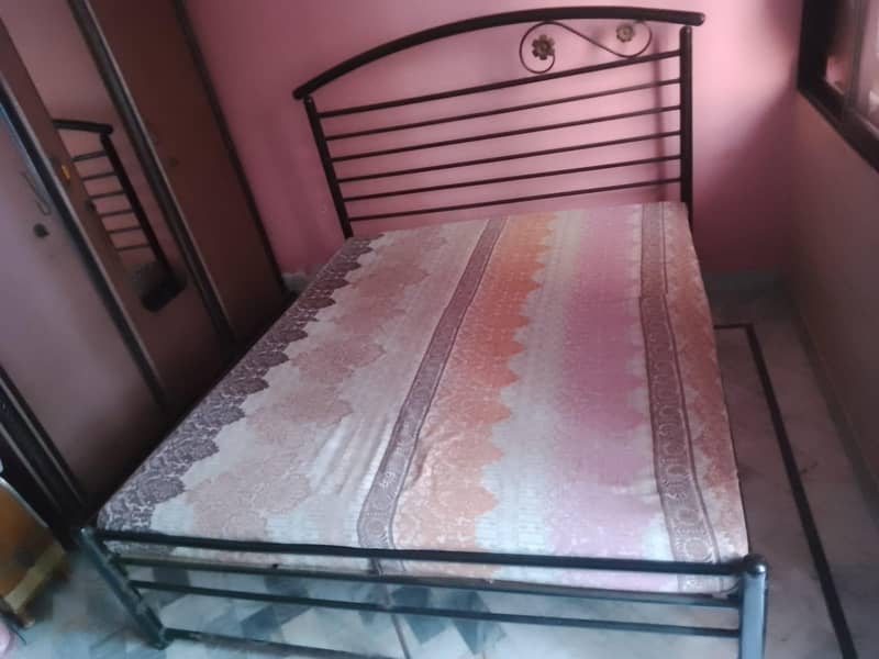 King size bed 2