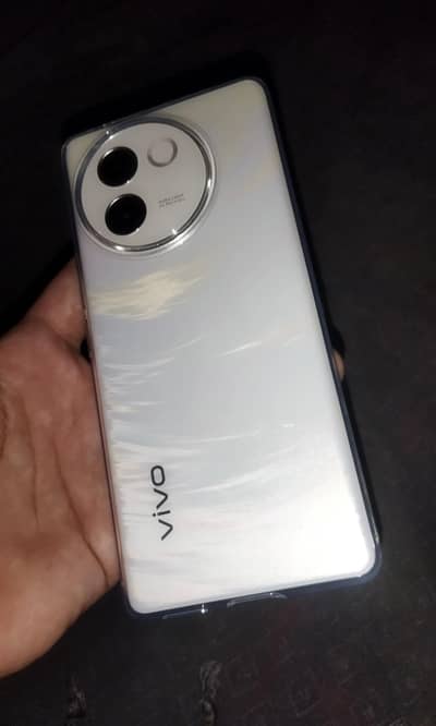 Vivo V30e