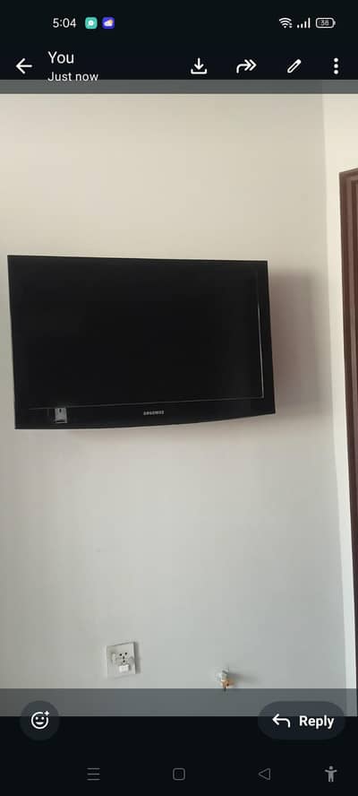 LCD 32 inches in good condition for urgent sale