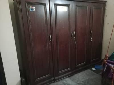 4 pice kabad hy khalis lakar.