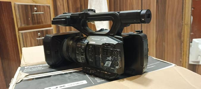 Panasonic ag ux90 camera