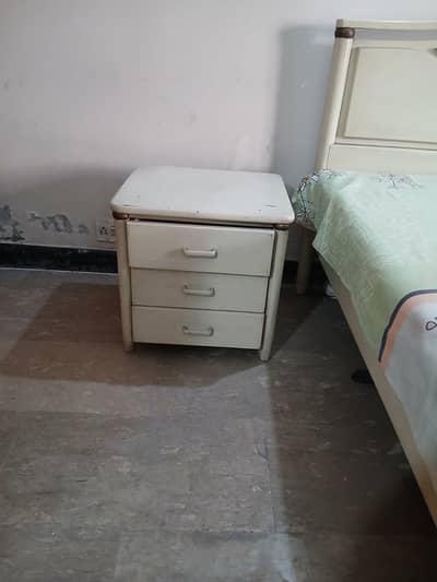 wooden original bed set with dressing