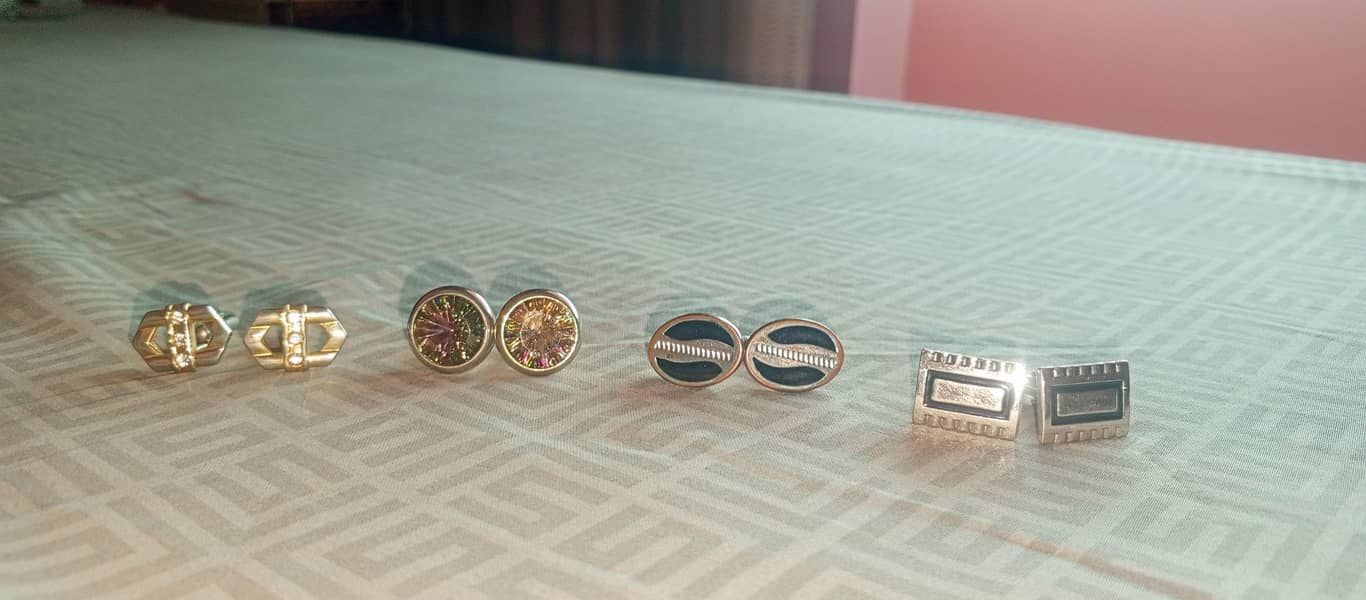 Cufflink 0