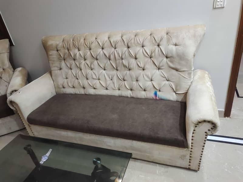 single 2 bed with dressing almari 10