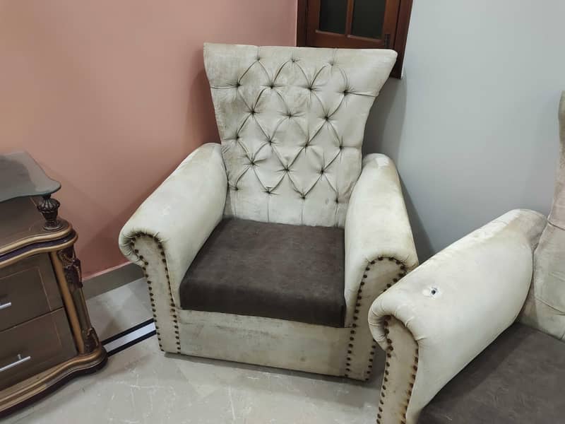 single 2 bed with dressing almari 11
