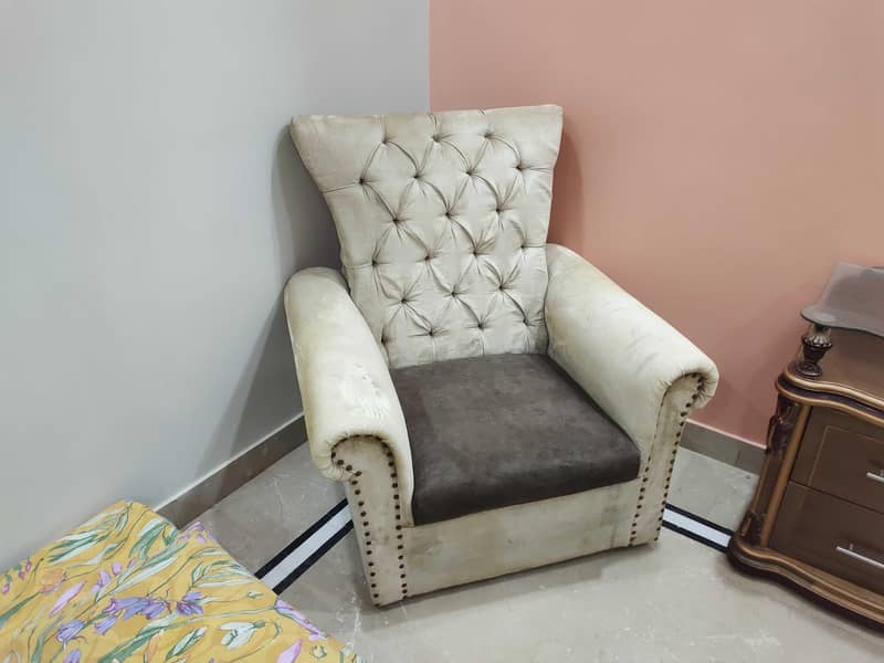 single 2 bed with dressing almari 14