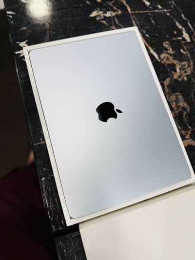 MacBook Air 13 Inch 16GB/256GB M4CHIP 100% Health Brand New Condition