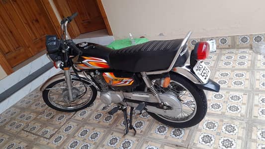 Honda CD 125 Park view Lahore . 03171041010