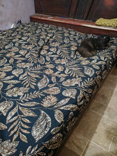 double bed king size WITHOUT MATTRESS