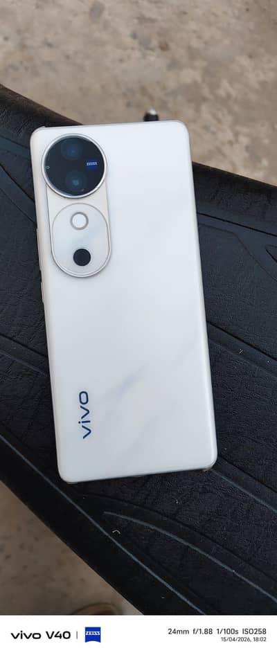 vivo v 40