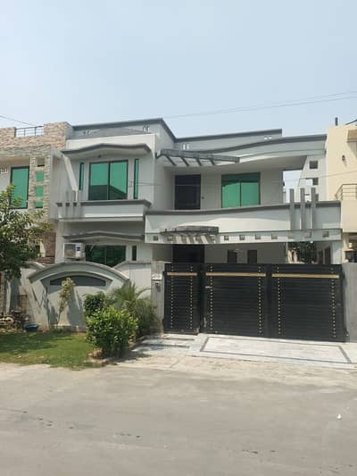 10 Marla Used House Available For Sale In Dc Colony Gujranwala