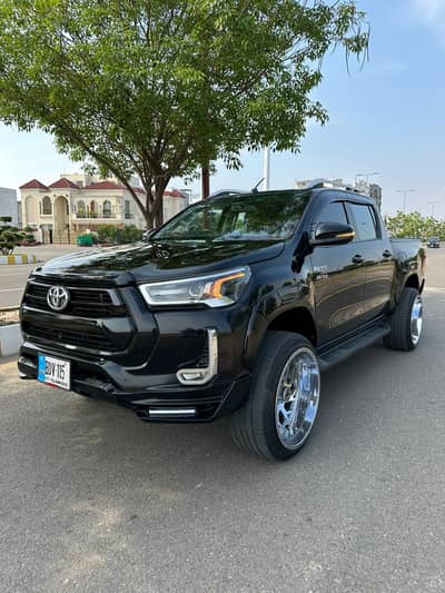 Toyota Hilux Revo V Automatic 2.8 2022