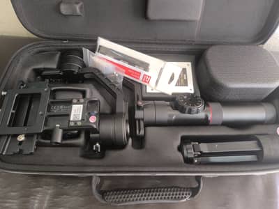EOS M50 Mark II Professional gimbal Crane 2 & Flow Focus Motor