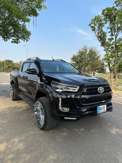 Toyota Hilux Revo V Automatic 2.8 2022