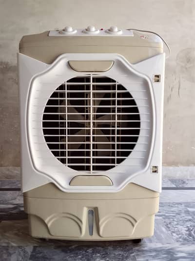 Super Asia Room Cooler Sirf 2 Month use hua. Bilkol new Condition