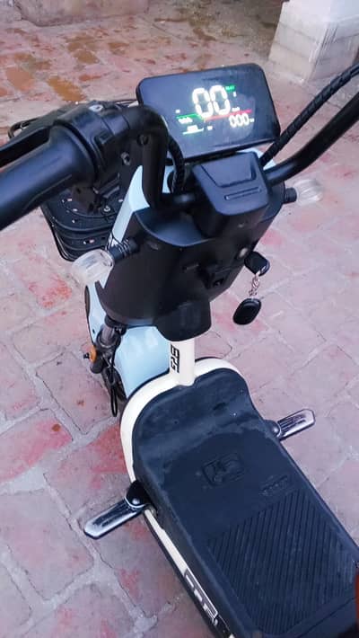 BRG company scooty for sell