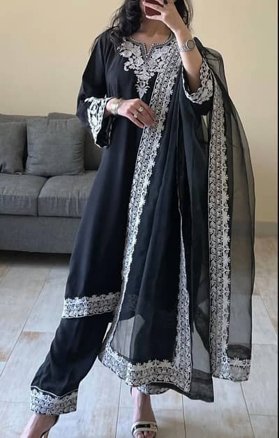 Black silk embroidery dress faslabad wala he contact  khry