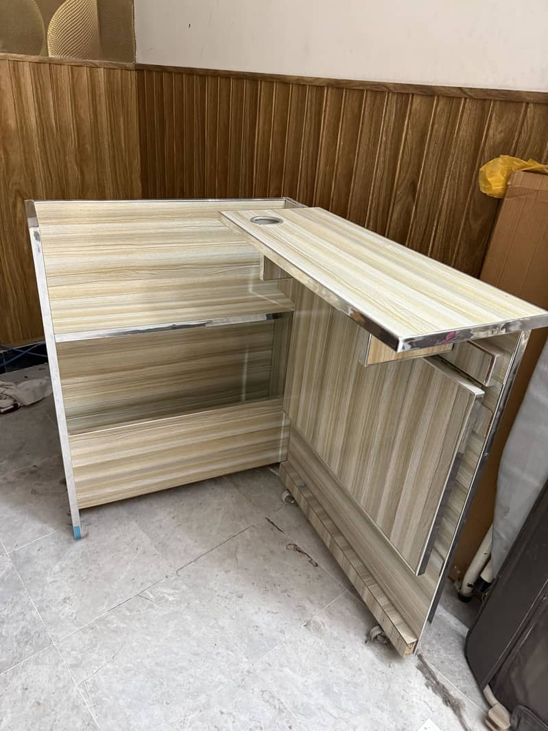 Computer table compact 4