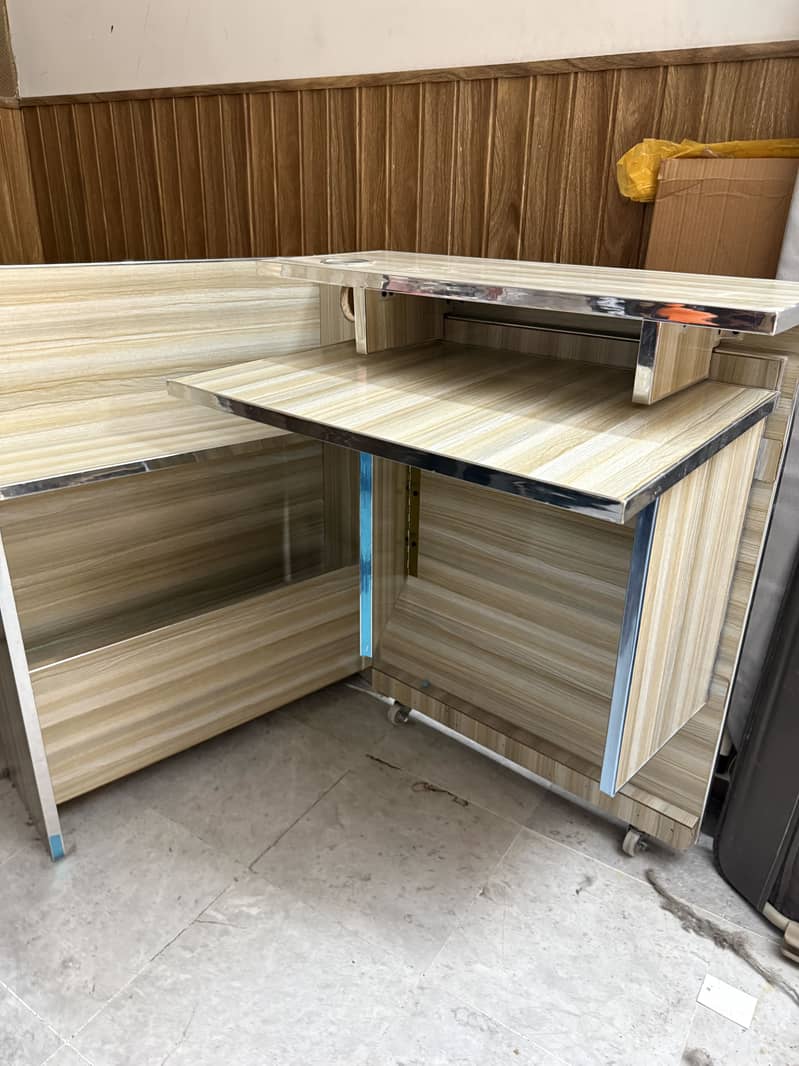 Computer table compact 7