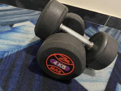 4 kg pair of dumbbells