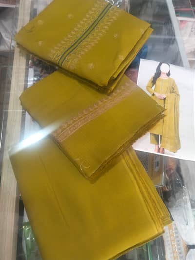 Elegant Embroidered Unstitched Suit – Premium Quality
