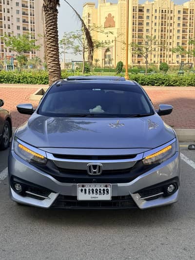 Honda civic navigation+leather seats top of the line