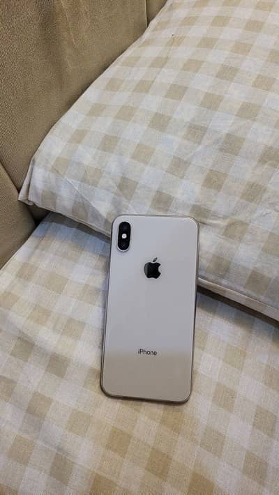 IPHONE XS 256gb WHITE COLOUR (serious buyer contact only)