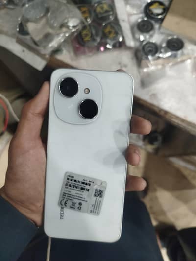 Techno spark go 1 4+4gb 64gb memory condition see in pics box+cable