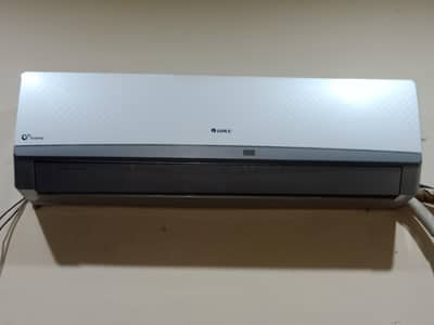 Gree inverter 1 ton AC 2 season use