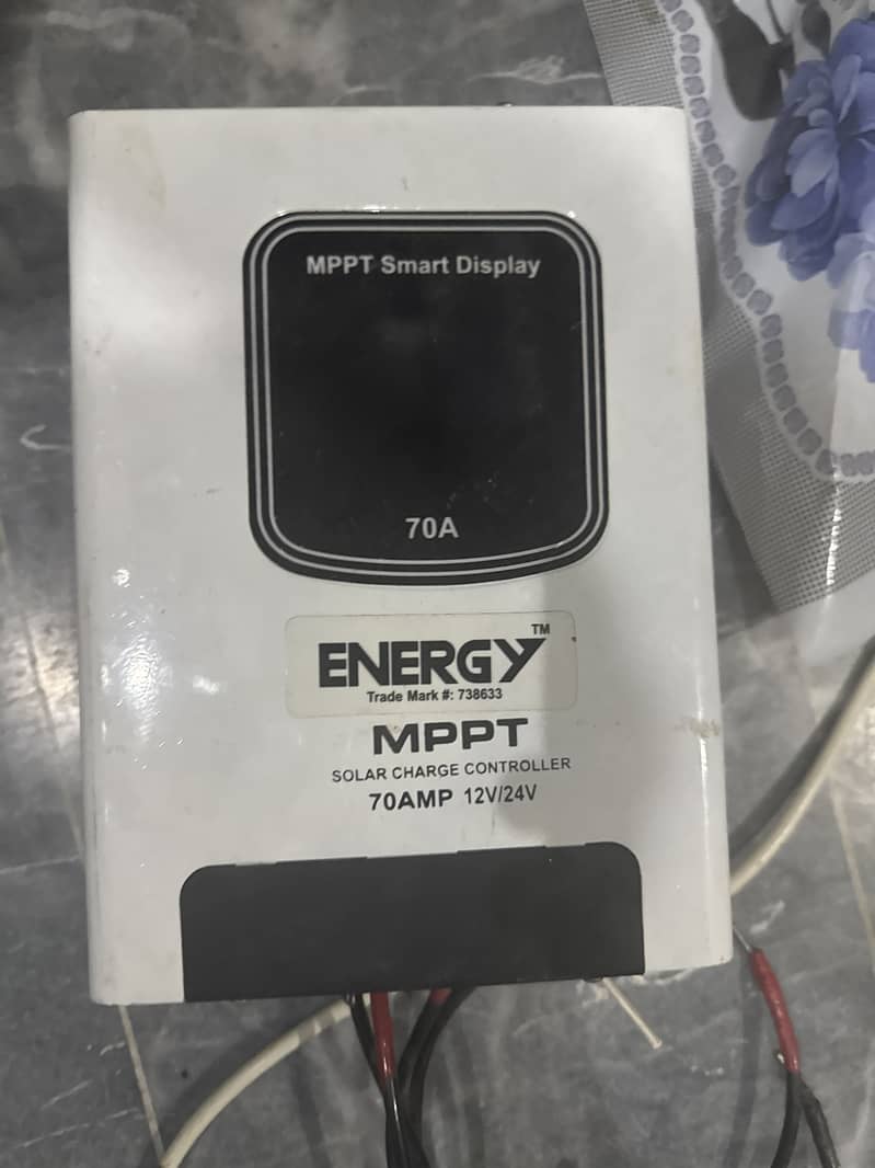 MPPT SOLAR CHARGE CONTROLLER 0
