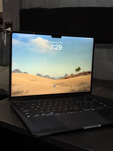 MacBook Air M2 — 8GB RAM, 256GB Storage with box and original charger