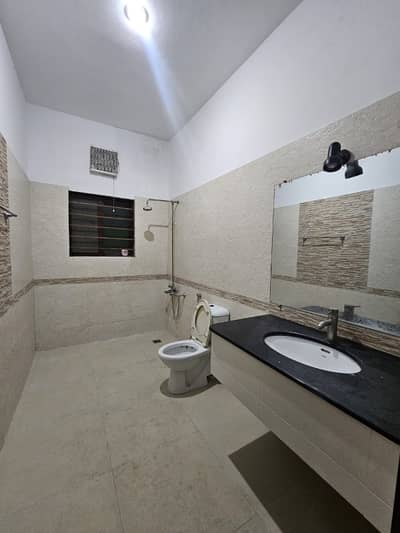 Room Available For Female In G11