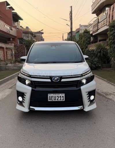 *Toyota Voxy 2016 – Like New Condition!*