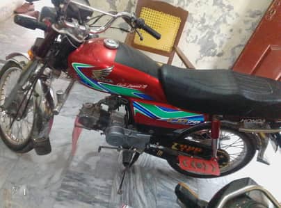 honda 70 2018 model condition good aik rupa ka kaam ni all genuine