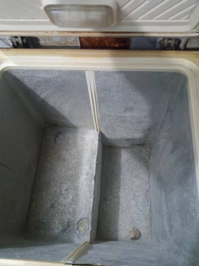 waves defridger 2 doors good condition.