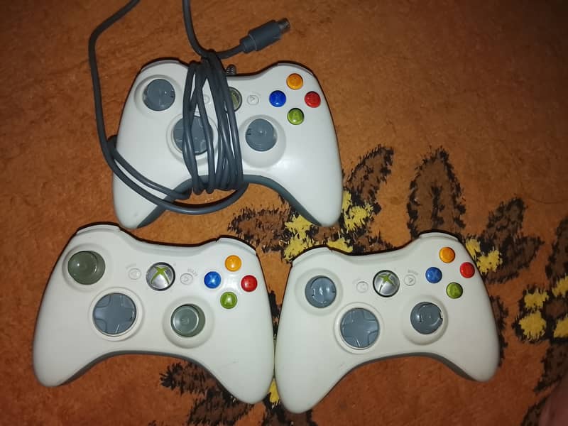 Xbox 360 controllers 0
