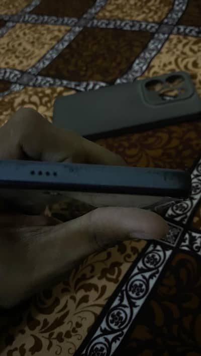 mobile all ok ha box sath ha charger nai ha toch