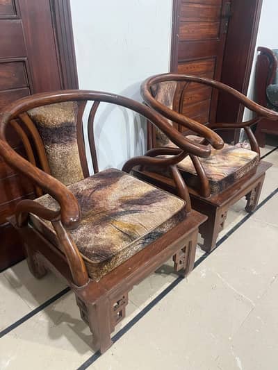 Chinese sofa set look like new