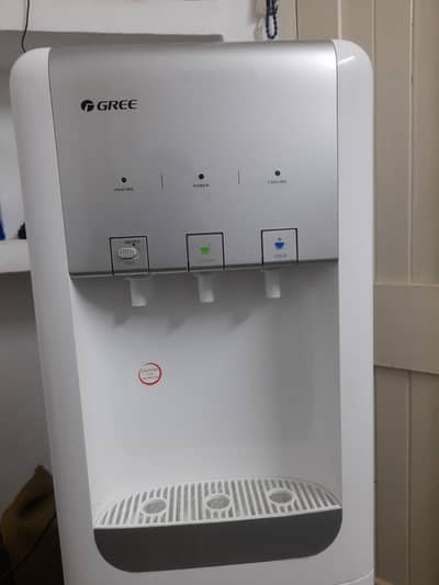 Almost new water dispancer used just last 6 months only