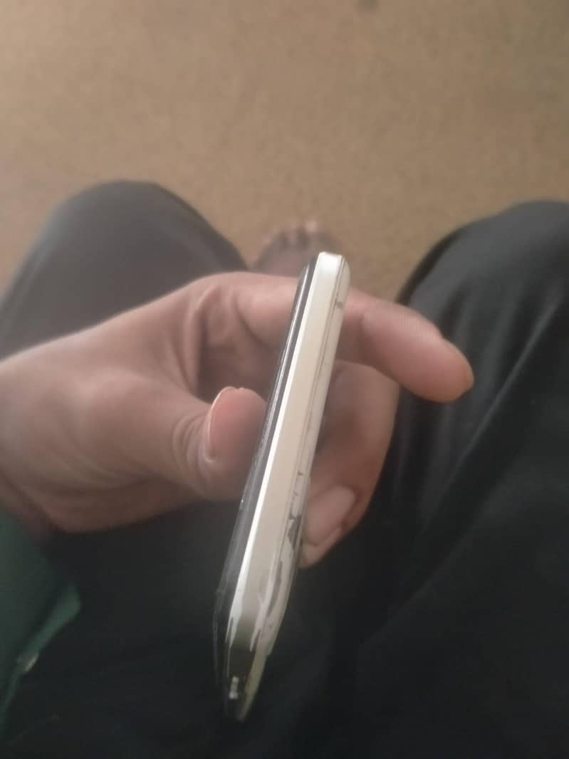 Tecno camon 18t 1