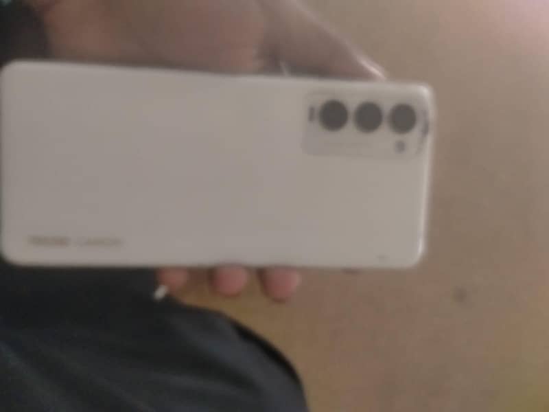 Tecno camon 18t 4