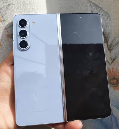 Samsung Galaxy Z Fold 5