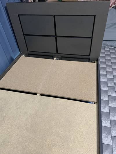 One month pele liye tha use Nahin Kiya Kamra ma wasi ke wasi Rakha Wah